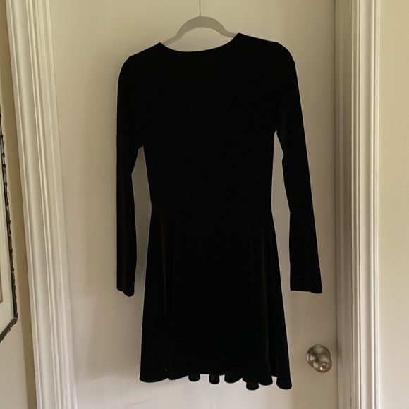 Black Velvety Dress - Picture 5 of 5